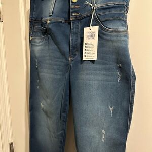 GO UP JEANS SIZE 16 BRAND NEW!! Made in Colombia